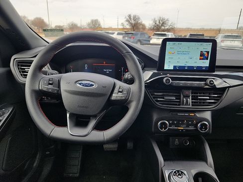 Used 2025 Ford Escape ST-Line image 6