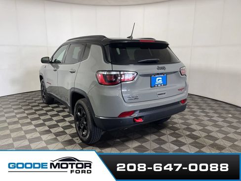 Used 2024 Jeep Compass Trailhawk AWD/4WD image 5
