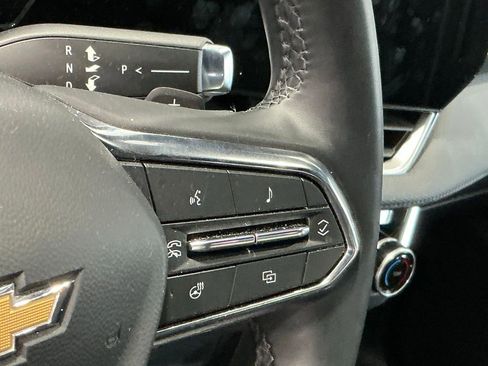 Used 2025 Chevrolet Equinox LT AWD/4WD image 12