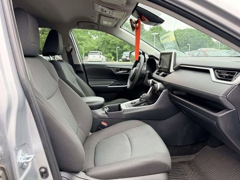 Used 2025 Toyota RAV4 XLE AWD/4WD image 10