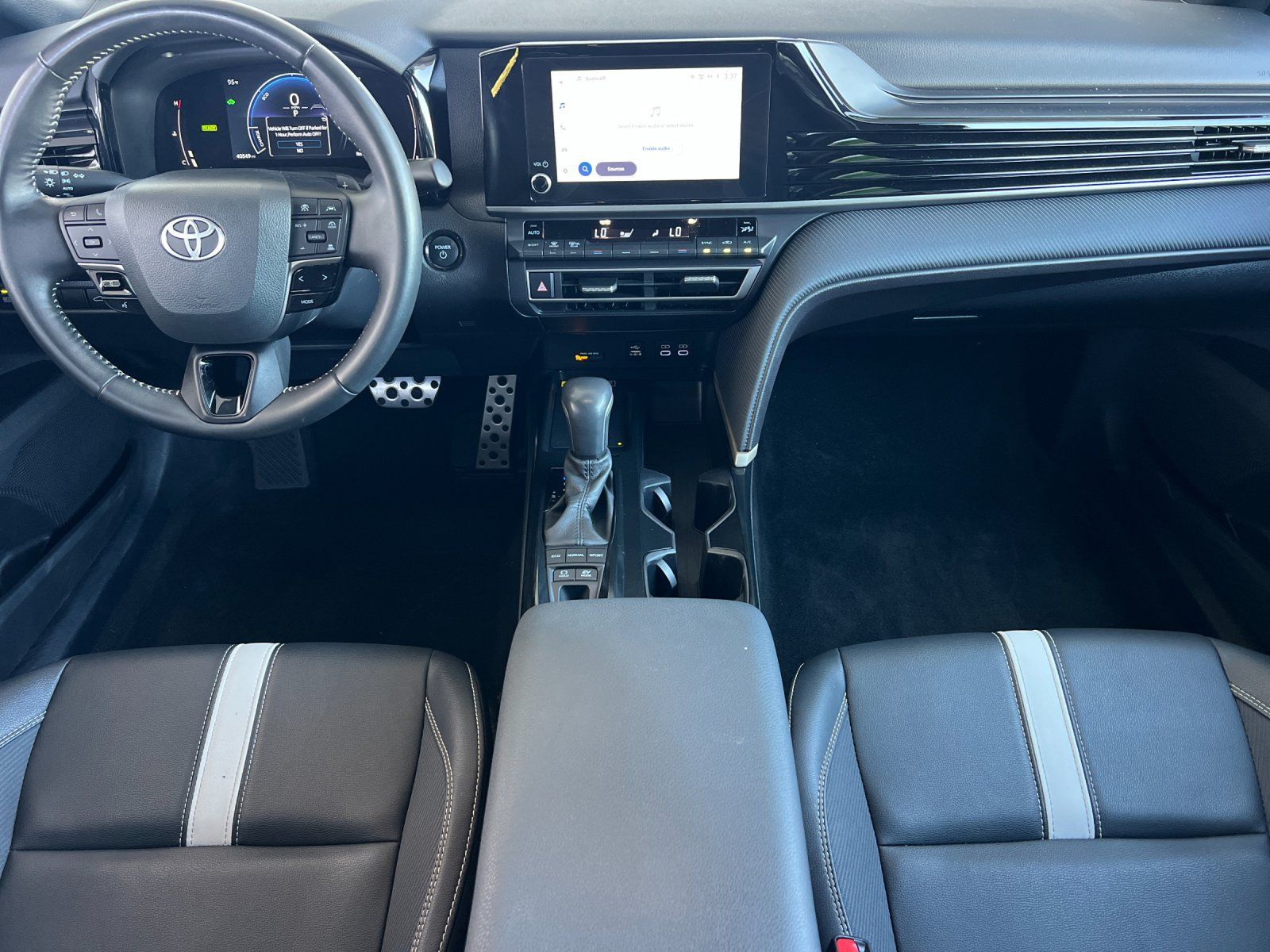 Used 2025 Toyota Camry SE FWD image 13