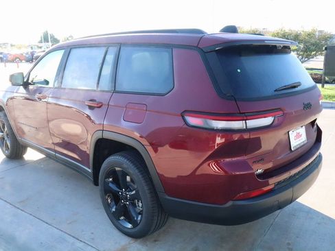 New 2025 Jeep Grand Cherokee L Limited w/ Luxury Tech Group II image 26