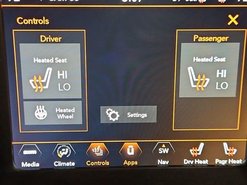 Used 2021 Jeep Renegade Latitude w/ Luxury Group I image 46