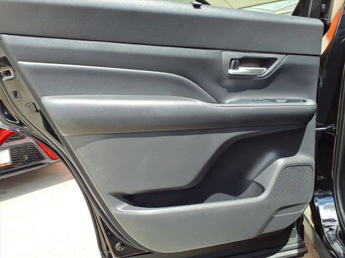Certified 2025 Toyota Grand Highlander AWD image 19
