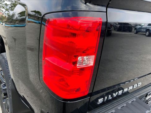 Used 2017 Chevrolet Silverado 2500 LTZ w/ Midnight Edition image 27