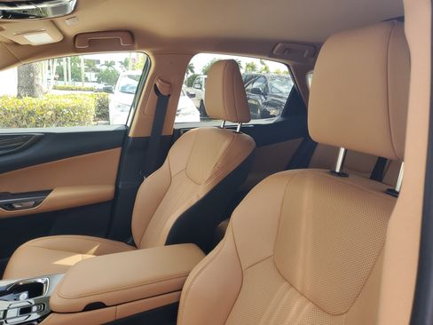 Used 2025 Lexus NX 250 FWD w/ Towing Package (2000 Lbs) image 19