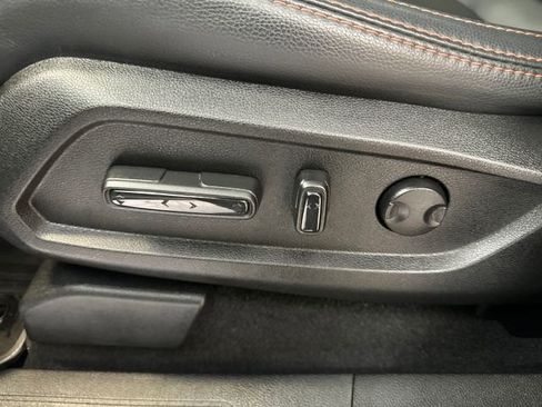 Used 2025 Honda Pilot TrailSport image 25