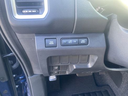 Used 2022 Nissan Frontier SV image 16