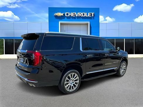 Used 2025 GMC Yukon XL Denali AWD/4WD image 3