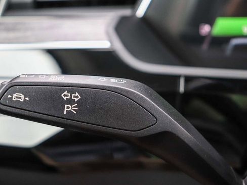 Used 2024 Audi Q8 e-tron Premium Plus image 31