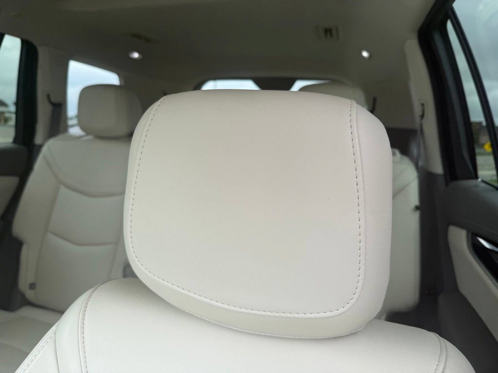 Certified 2024 Cadillac XT6 Premium Luxury w/ LPO, Floor Liner Package AWD/4WD image 28