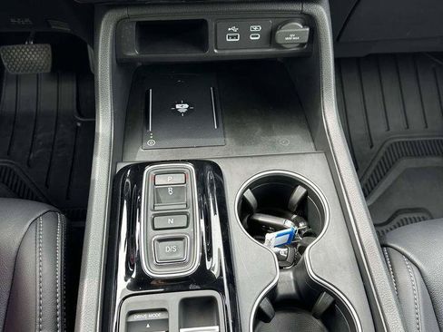 Certified 2025 Honda Pilot Touring image 19