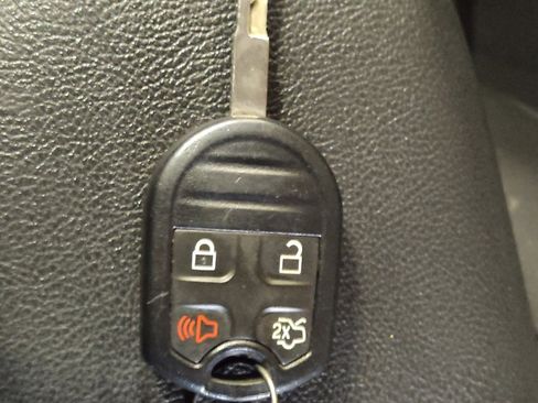 Used 2018 Ford Fiesta SE image 32