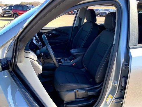 Used 2024 GMC Terrain SLE image 7