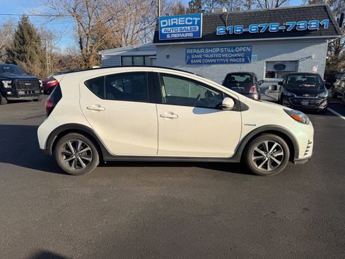 Used 2018 Toyota Prius C One image 12