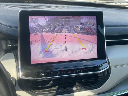 Used 2022 Jeep Compass Limited image 19