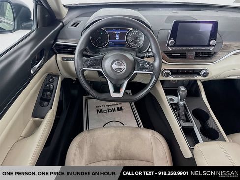 Certified 2025 Nissan Altima 2.5 SV FWD image 20