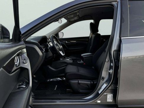 Used 2020 Nissan Rogue S w/ Special Edition Package image 16