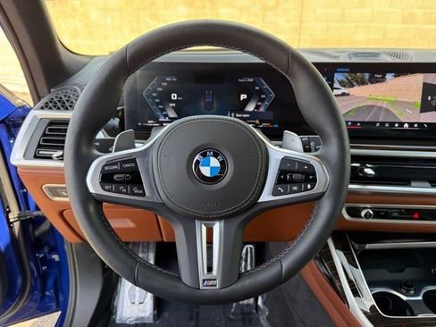 Used 2025 BMW X7 M60i image 21