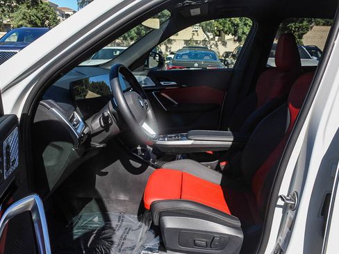 Certified 2025 BMW X1 xDrive28i w/ Convenience Package image 17