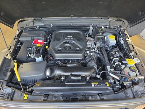 Used 2021 Jeep Wrangler Unlimited Sport AWD/4WD image 28