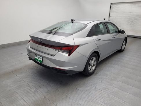 Used 2021 Hyundai Elantra SE FWD image 9