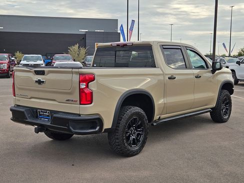 Certified 2022 Chevrolet Silverado 1500 ZR2 w/ Technology Package AWD/4WD image 5