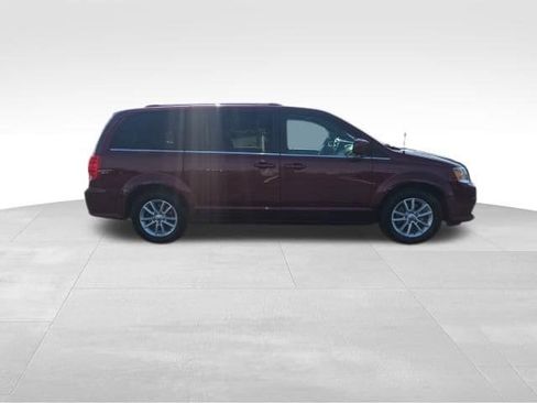 Used 2018 Dodge Grand Caravan SXT FWD image 9