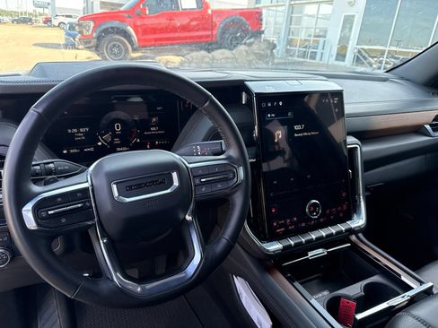 Used 2025 GMC Yukon Denali AWD/4WD image 22