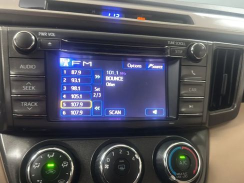 Used 2013 Toyota RAV4 LE FWD image 13