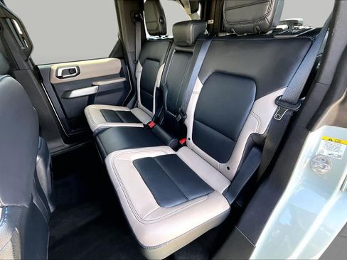 Used 2023 Ford Bronco Wildtrak AWD/4WD image 21