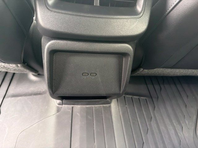 Used 2024 Chevrolet Equinox EV LT FWD image 35