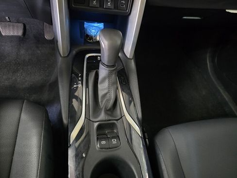 Used 2023 Toyota Corolla Cross XLE w/ Convenience Package AWD/4WD image 21