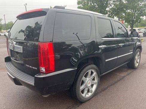 Used 2010 Cadillac Escalade Premium AWD/4WD image 3