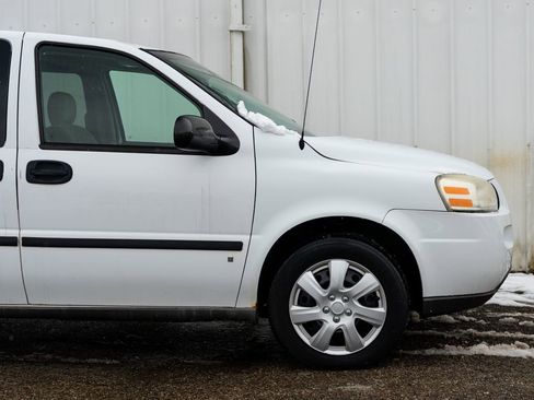 Used 2008 Chevrolet Uplander LS w/ Climate Package image 3