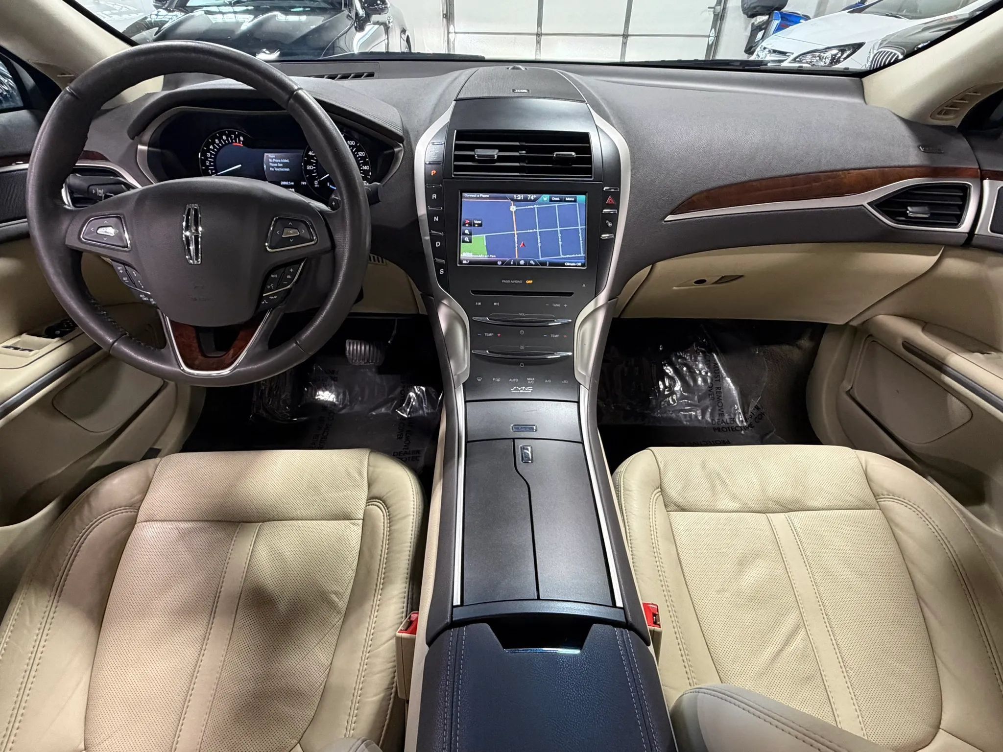 Used 2013 Lincoln MKZ FWD image 2
