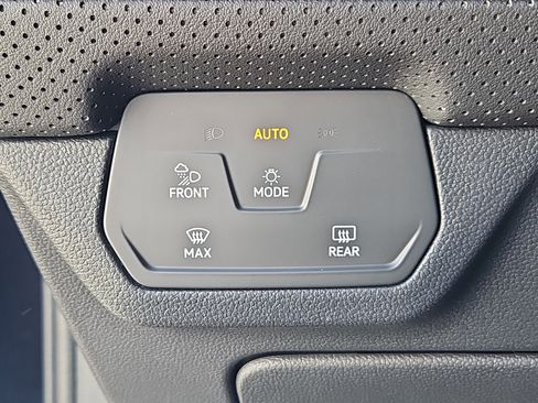 New 2026 Volkswagen Atlas SE image 10