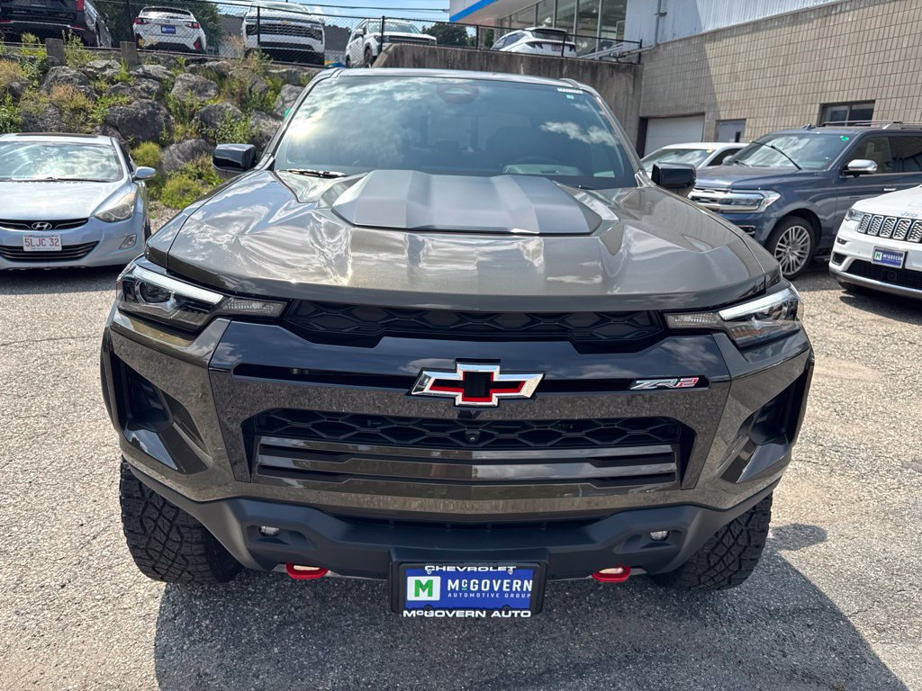 Used 2025 Chevrolet Colorado ZR2 w/ Technology Package AWD/4WD image 10