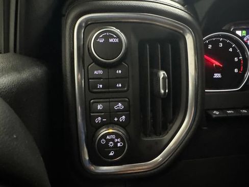 Used 2020 Chevrolet Silverado 1500 High Country w/ Technology Package AWD/4WD image 12
