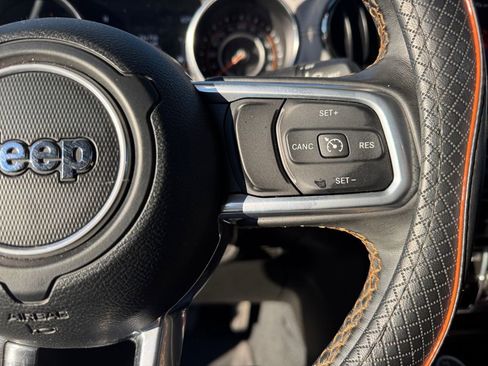 Used 2022 Jeep Gladiator Overland image 34