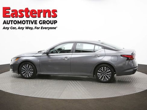 Used 2025 Nissan Altima 2.5 SV image 60
