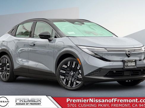 New 2026 Nissan Leaf Platinum+ w/ Cargo Package (Platinum+) image 1