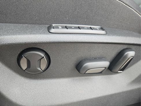 New 2026 Volkswagen Atlas Cross Sport SEL Premium R-Line image 18