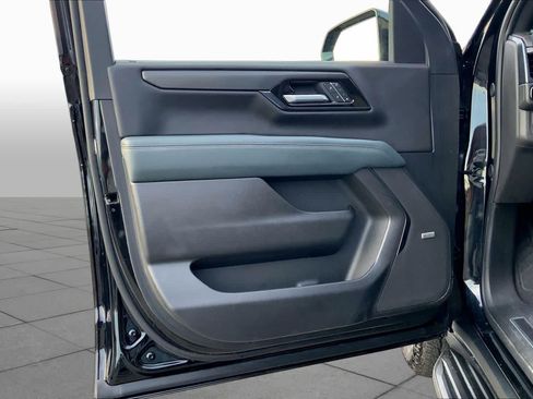 Used 2025 GMC Yukon XL AT4 AWD/4WD image 20