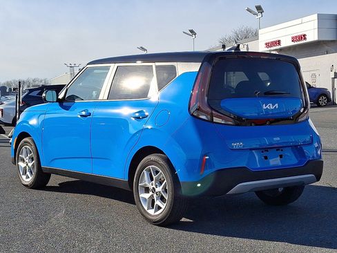 Used 2025 Kia Soul S image 2