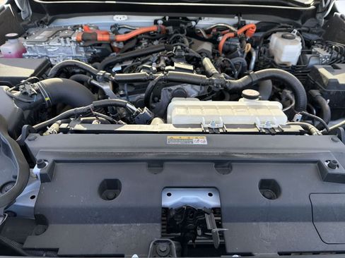Used 2025 Toyota Tacoma TRD Sport w/ TRD Sport Upgrade Package AWD/4WD image 32