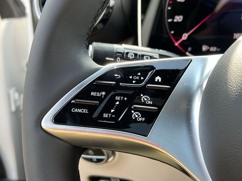 New 2026 Mercedes-Benz GLC 300 4MATIC image 36