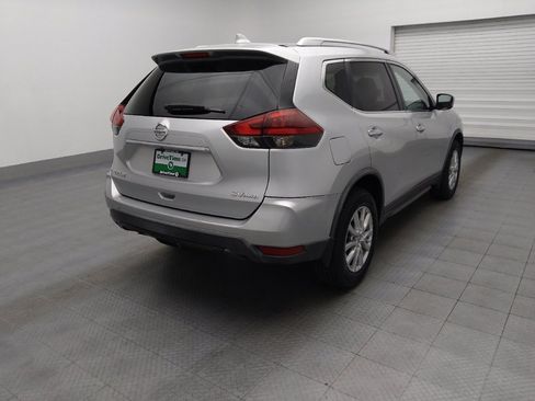Used 2018 Nissan Rogue SV image 9