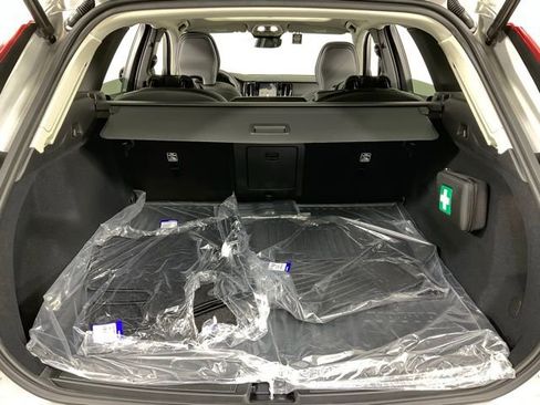 New 2025 Volvo XC60 B5 Core w/ Protection Package Premier image 43