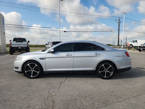 Used 2014 Ford Taurus SEL w/ Equipment Group 201A FWD image 4